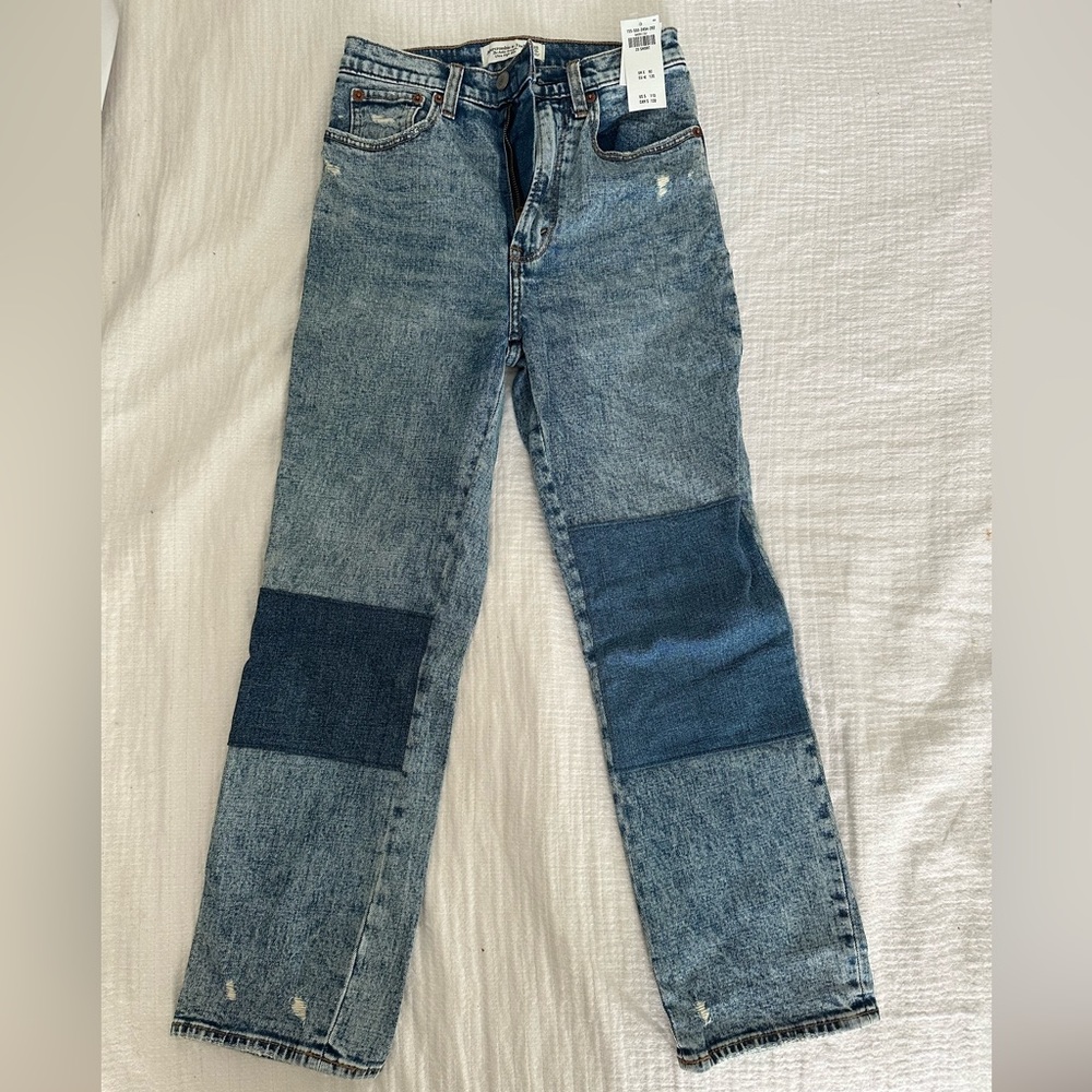 BRAND NEW A&F Ankle Straight Ultra High Rise Jeans